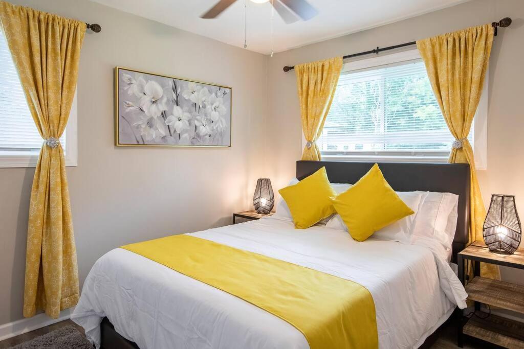 Cute Near The Airport-3b Apartment