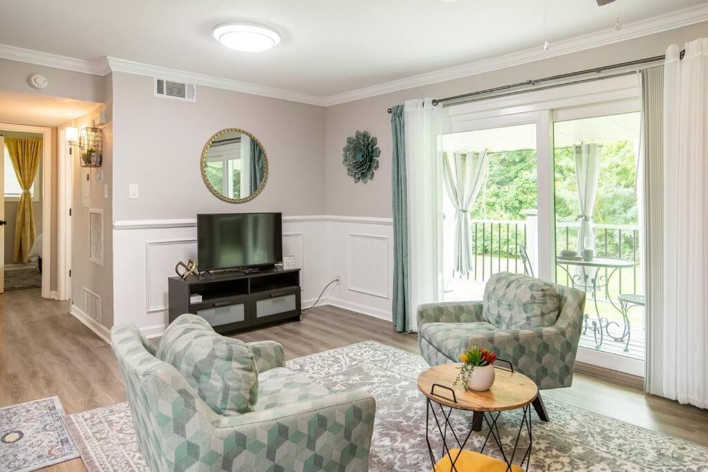Cute Near The Airport-3b Apartment *